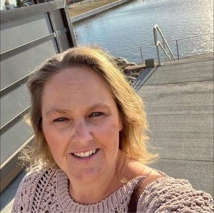 Meet your Posher, Dawn